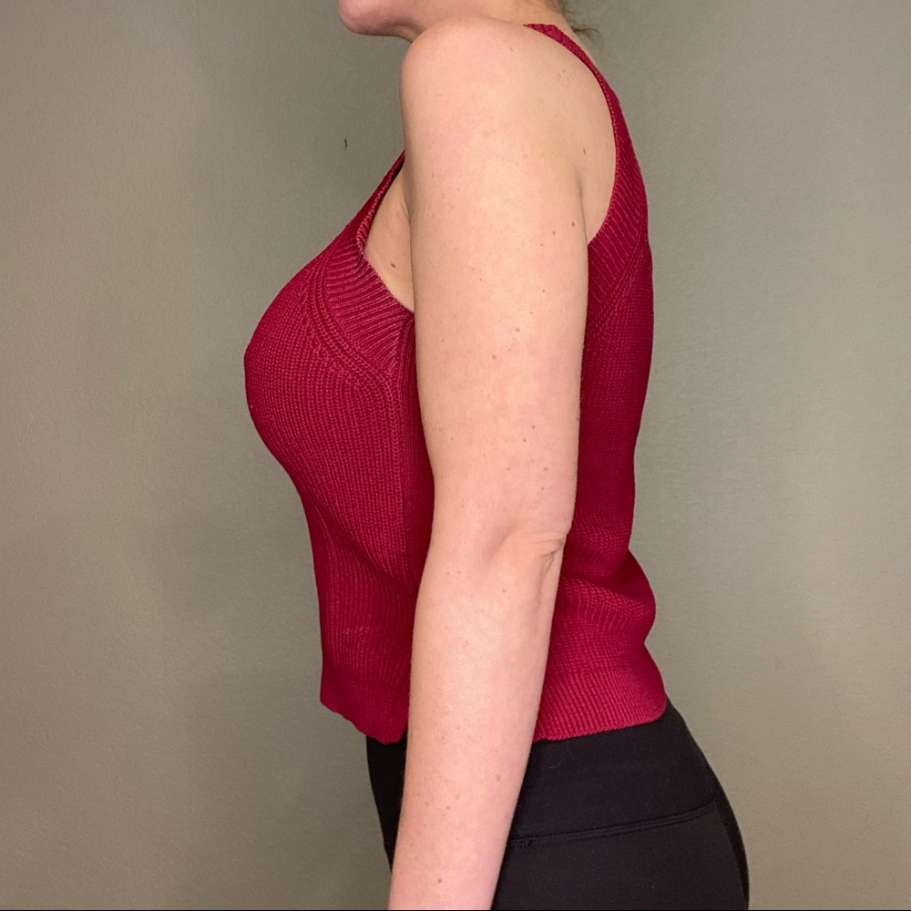 Francescas Cropped Sweater Tank - Picture 4 of 5